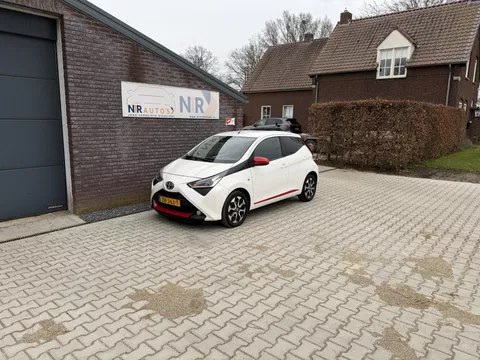 Toyota Aygo 1.0 VVT-i x-clusiv Lederen bekleding, camera, APK